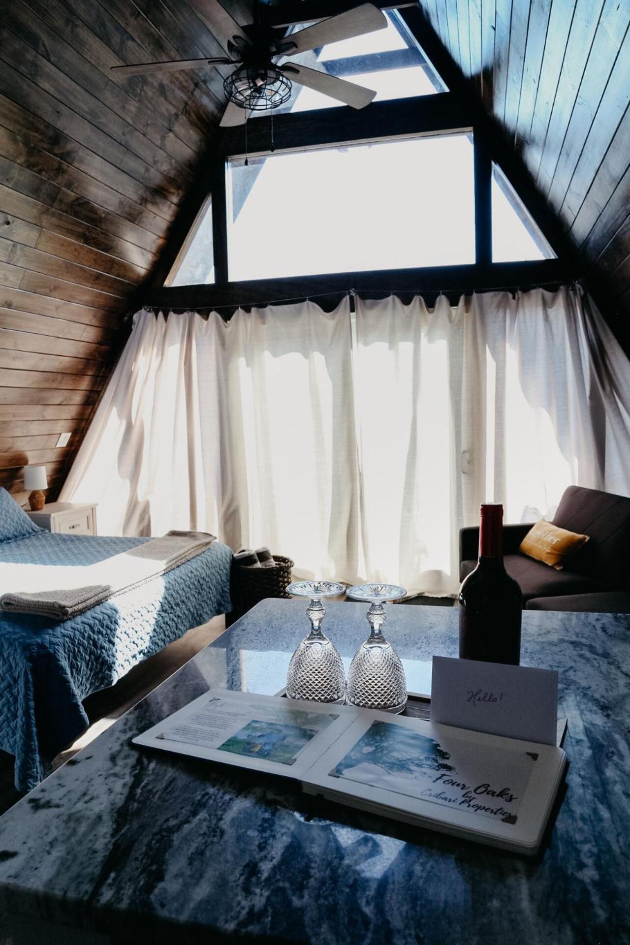 新布朗费尔斯Dean'S Den: Private Deck W/ Jacuzzi And A View别墅 外观 照片